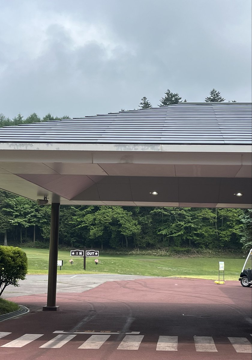 kigsgolf's tweet photo. おはようございます☁️現在15℃ 終日曇予報です
ラウンドレッスンスタート^_^
 #企業公式が毎朝地元の天気を言い合う　#軽井沢　#軽井沢インドアゴルフスクール　#ゴルフ　#ラウンド　#レッスン https://t.co/x1PSQWQQBm