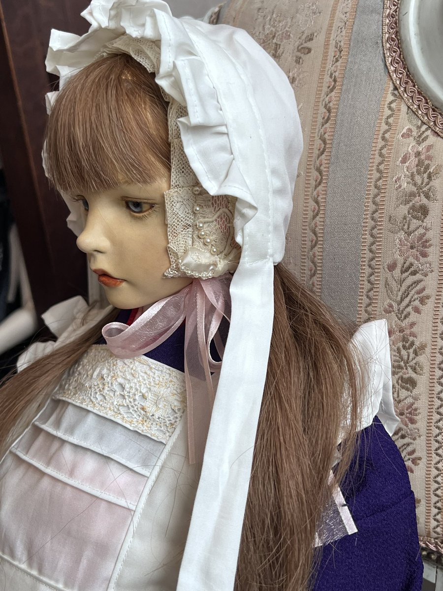 kolmekissaa's tweet photo. おはようございます😃

今日は以前からご予約いただいていた日なので、楽しみです😊

遠方にお住まいの方、ご上京される場合、オープン日じゃなくても開けられる日もございますので、お気軽にDM下さいね。

明日5/27は13:00からインスタライブオープンです✨

#コルメキッサ 
#創作人形
#絵画 https://t.co/MRdvhGFyUE