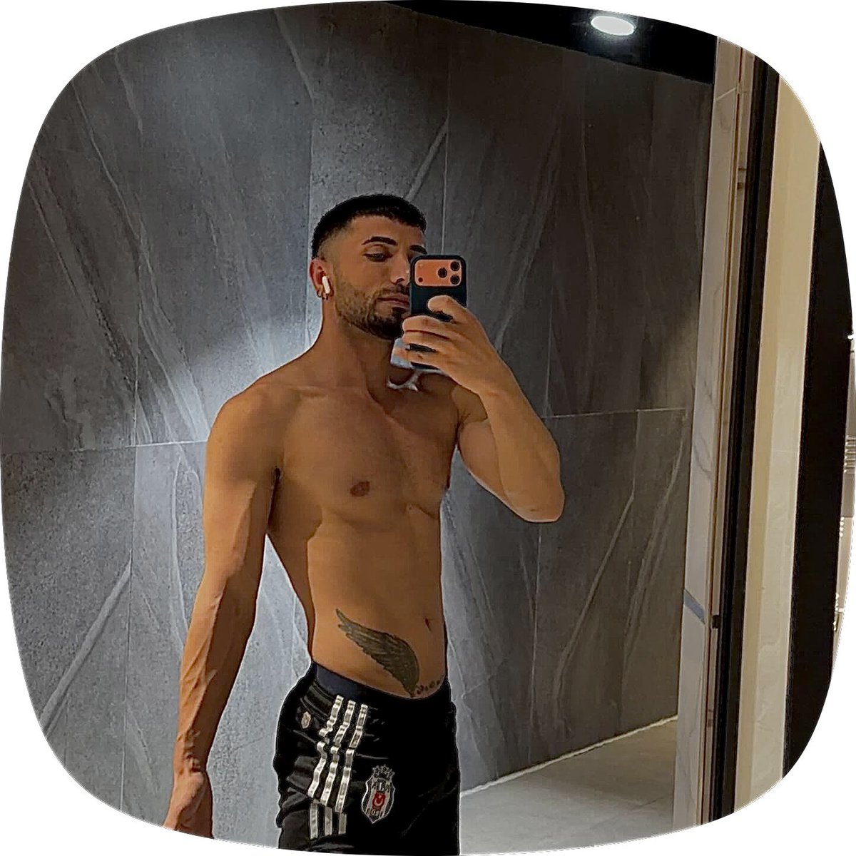Asistan32's tweet photo. Ben spordan verimi çok dinlenmiş olduğumda yada çok sağlıklı hissettiğimde almıyorum . Ben spordan en çok verimi gergin, üzgün hayal kırıklığına uğramış olduğum zaman alıyorum .  Son zamanlarda geliştiğimi hissediyorum. https://t.co/6VBWTSj7eG