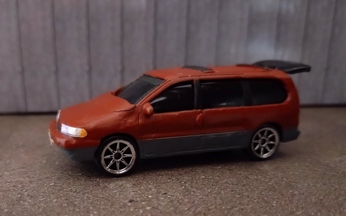 grv925's tweet photo. 自家製3インチ チープミニカー
【日産クエストGXE】
ベースはREALTOYフォードウインドスター

Dピラーの角度を変えて窓パーツが合わなくなったのでリアはガラスハッチを開けた状態にしました。

#新種ミニカー
#USDM https://t.co/bwfl4MzZS3