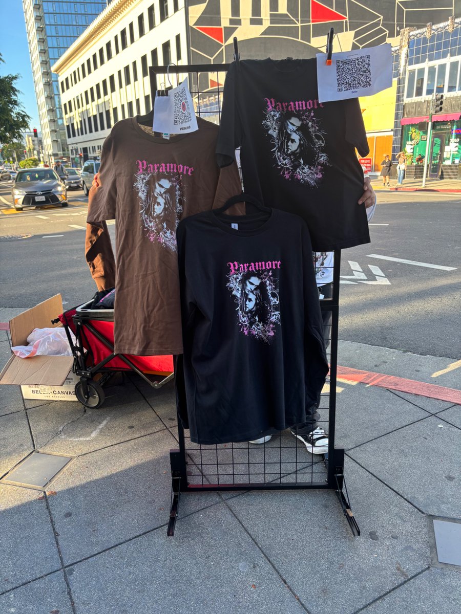 Jawziing's tweet photo. Due to popular demand we posted some more sizes of our Paramore Twilight tribute shirts on our Depop! Sizes S-XL.

Posted! ❤️ thanks for all the support! Please allow a week for shipping! It’s just me and my GF!
https://t.co/WdtvFYclXc https://t.co/DQkDLkGy3x
