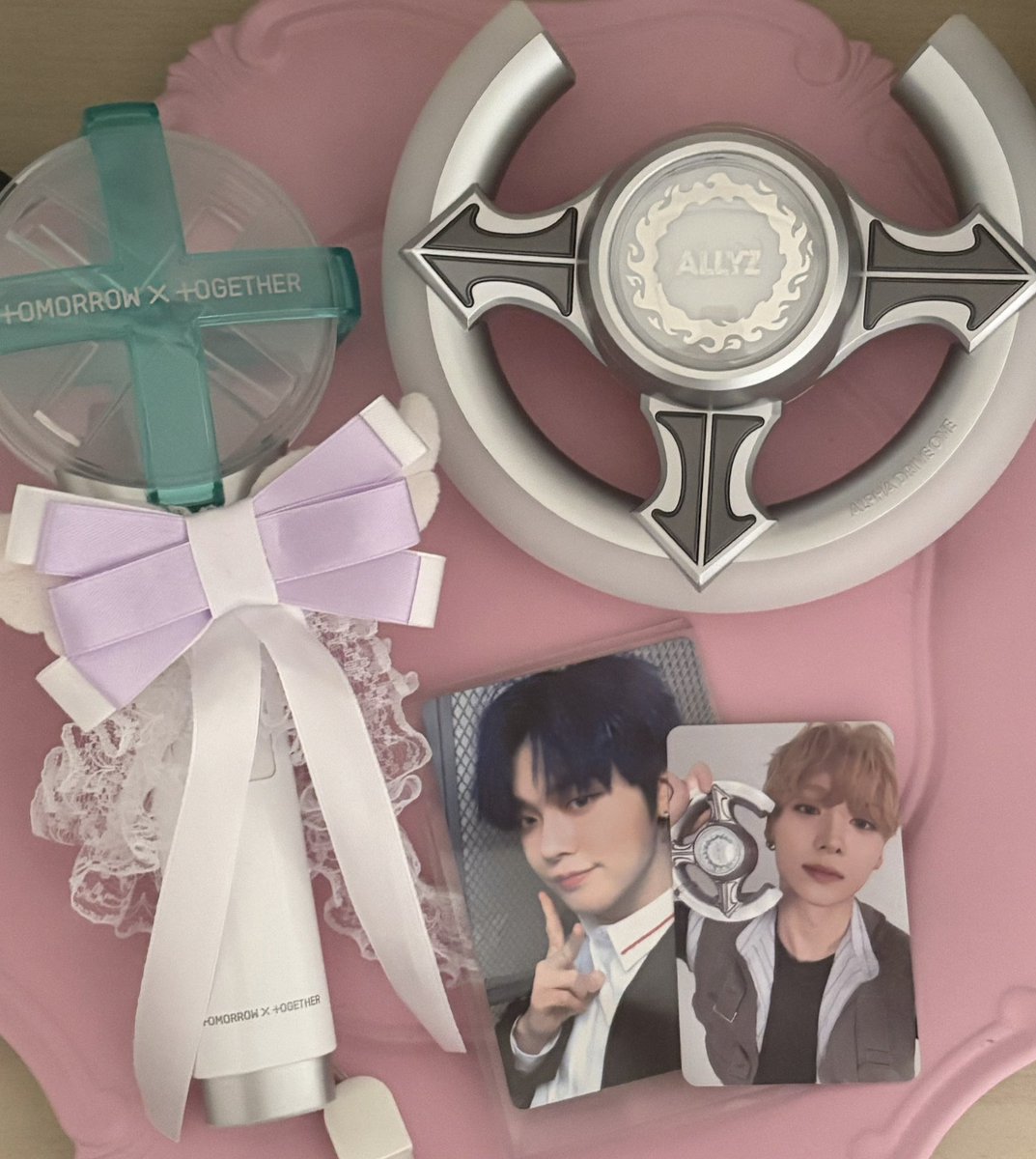 𝐌 †❤︎ tweet media