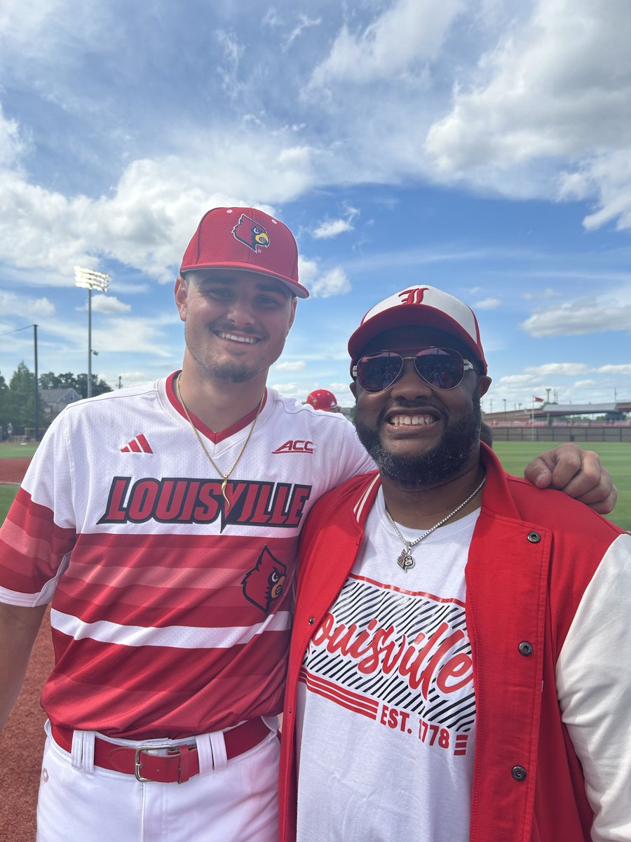 wlclar02's tweet photo. Cards Nation — please cast a Golden Spikes vote for Tague Davis after a historic season.

He is currently the national leader in home runs, RBIs, and total bases.  Second nationally in slugging percentage.  

Let’s make sure that we support Tague!

#GoCards @LouisvilleBSB https://t.co/Qbynt5EeLj