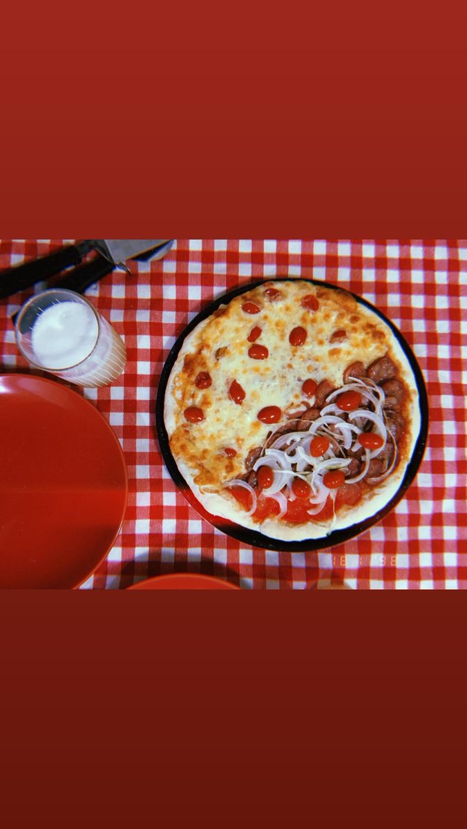 sapaulit4's tweet photo. mamas, minha bê arrasa na pizza! essas são algumas das delícias que ela faz! agora a missão dela é fazer a de strogonoff da mama 🥹🩵 #DragBoxNaCozinha @canaldragbox @diaestudio https://t.co/tAycM5L88q
