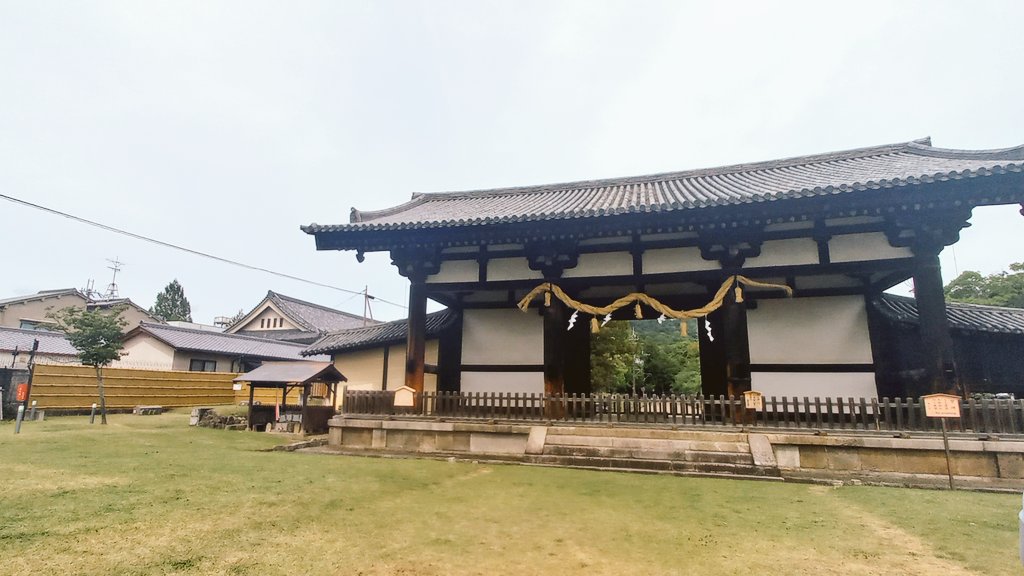 narakatsu_'s tweet photo. 久しぶりに東大寺をお散歩
大仏殿まわりは混雑していましたが、このあたりは静かでした https://t.co/G3Jp7G2dUz