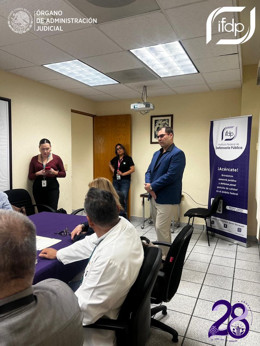 Ifdpbcs's tweet photo. El día de hoy sostuve una reunión de trabajo con funcionarios del IMSS en Sonora y Baja California Sur, en donde acordamos la implementación de acciones que redundarán en una mejor prestación de servicios médicos para nuestros usuarios del servicio.
#ifdpbcs #ifdp28años https://t.co/sLGNKjFuAB