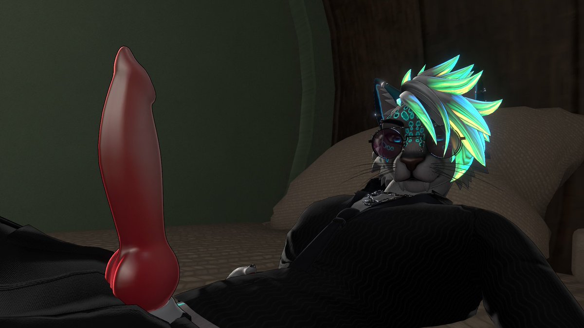 JeanLonass's tweet photo. //Love having fun on here but I also enjoy fun on vrchat, half body for now till slime trackers come in. The models I use https://t.co/ZalA2kZYRR
