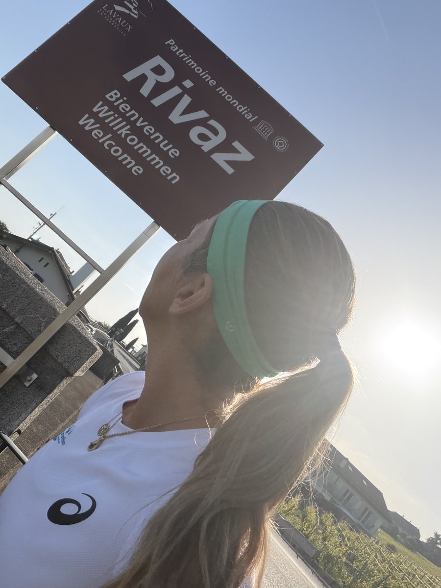 PinkTaxiRunner's tweet photo. I attempted running #everysinglestreet of #Rivaz in #Vaud and got to 75% I will be back in another season https://t.co/eN35f10nXi