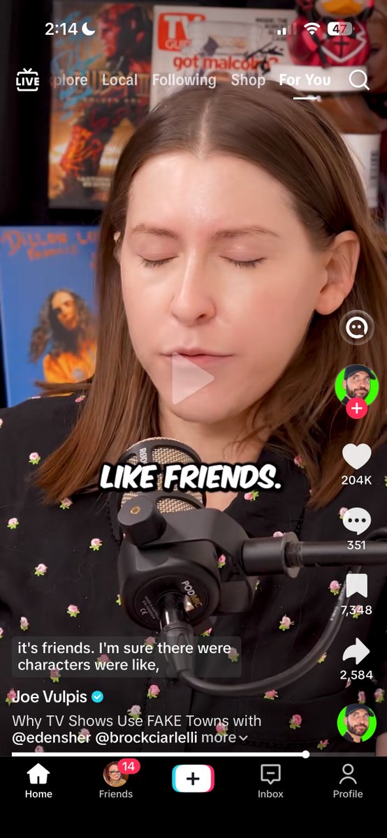 SugarReis's tweet photo. Casually watching a TikTok and just notice Otto in the back https://t.co/ybwFB2OPEm
