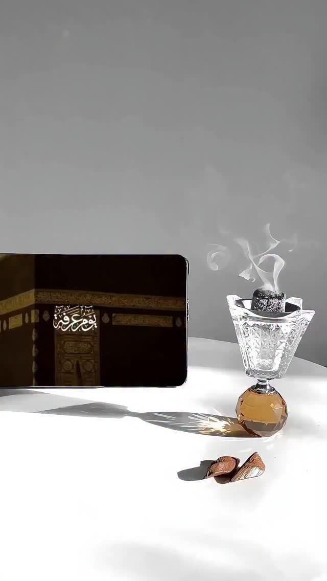 roroah2_2's tweet photo. وفي ليلة عرفة:
احتضن أمنياتك وضجّ بالتكبير من قلّبك حتى تكبر الهمة بداخلك؛ ولتكن لك في هذه الليلة خلوةٌ تستجدي فيها رحمة الله أن تمطرك بخيراتها صباح عرفة.
#ليلة_عرفة
#يوم_عرفة https://t.co/YlxYdoq1FS