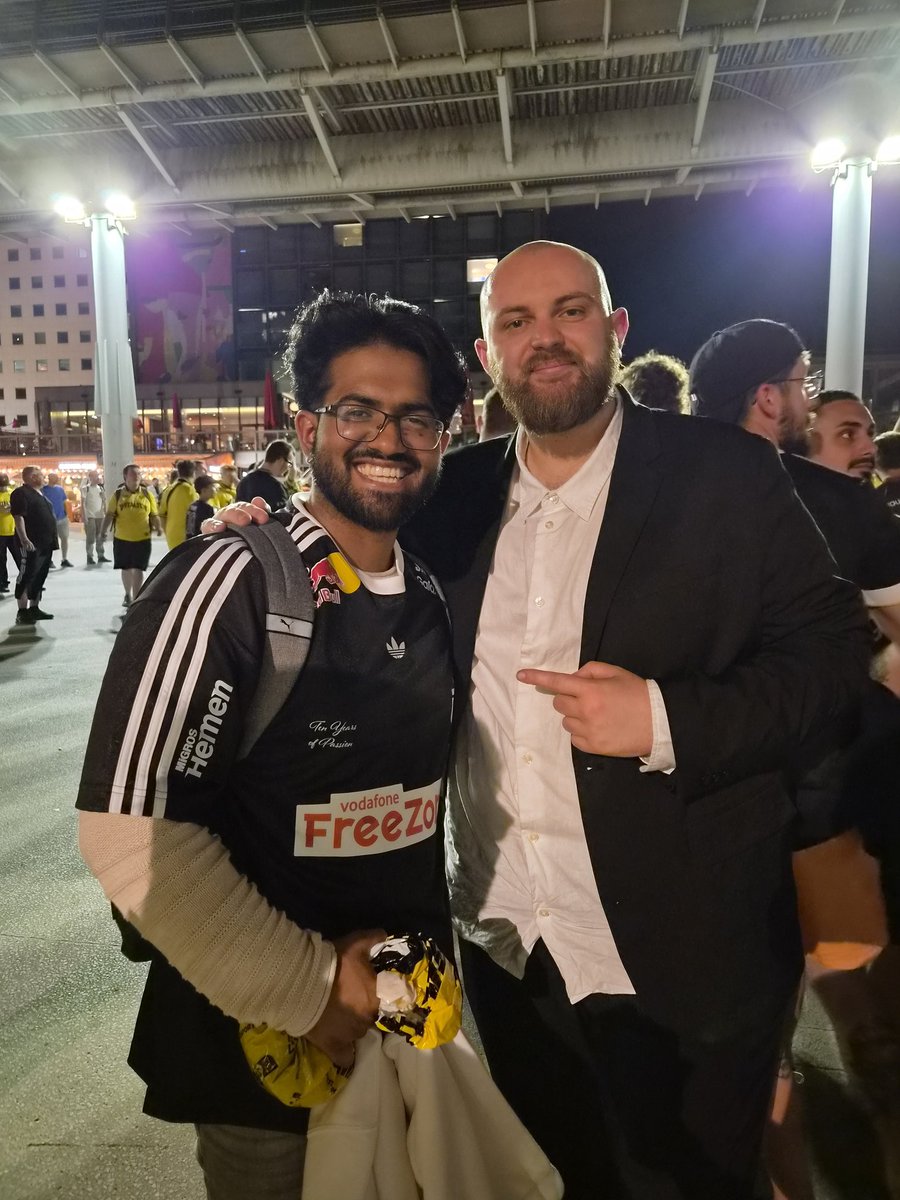 GrZero0's tweet photo. Getting recognised by @EkonRL
Was NOT on my bucket list.
Honored to be on his radar after his electric performance at La Defense https://t.co/VmPyJcsgYU