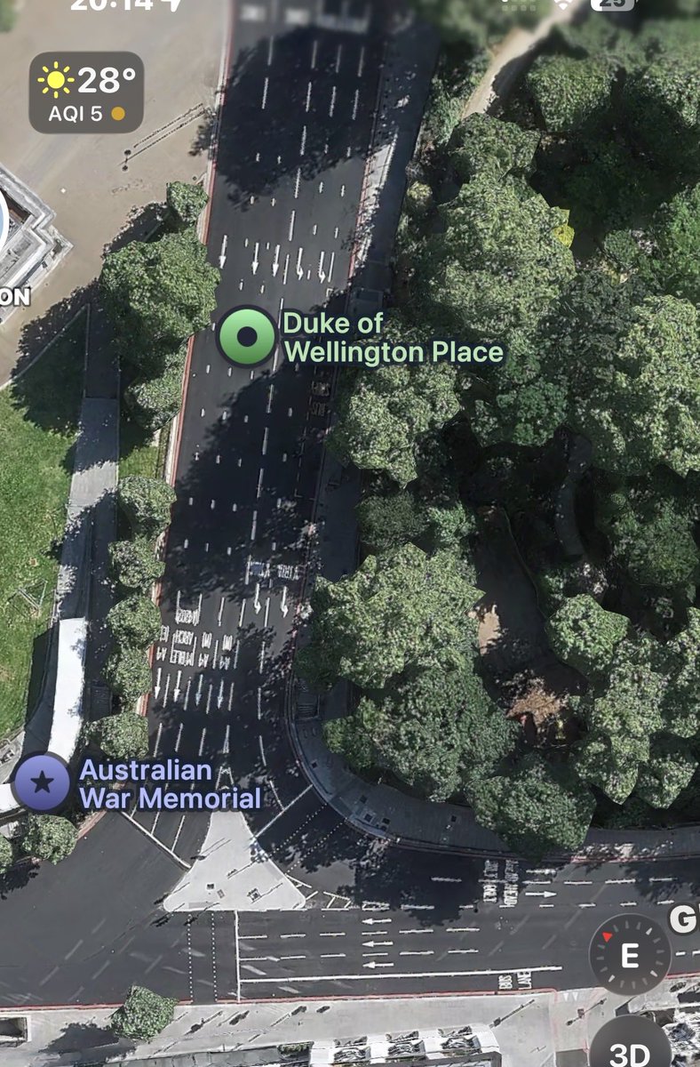 doppleganging's tweet photo. @mattjdowse @OpenChiswickW4 The corner (on the south side) is 2 lanes wide. It can be a tricky corner with traffic often merging late from the right. If you’re confusing it with the corner onto Park Lane, that’s 3 lanes (1 of which rapidly becomes a bus lane). https://t.co/HLyk0NrukU