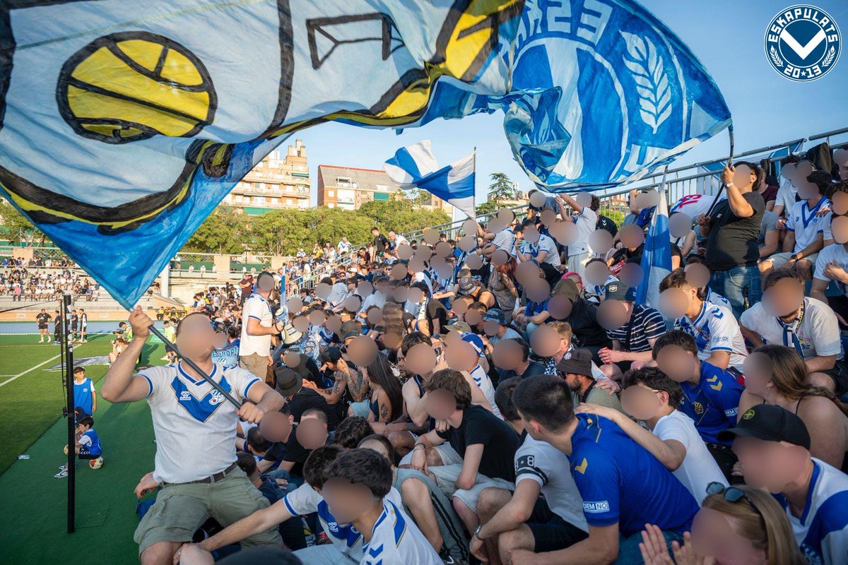 Eskapulats's tweet photo. CE EUROPA 3 - 2 UD IBIZA

Ambient de luxe i victòria que ens assegura el Play off d’ascens a 2a. 

Més de mig segle després torna la il·lusió del futbol professional a Gràcia. Estarem a l'altura 🔵⚪️ https://t.co/eAcBOirnZ2