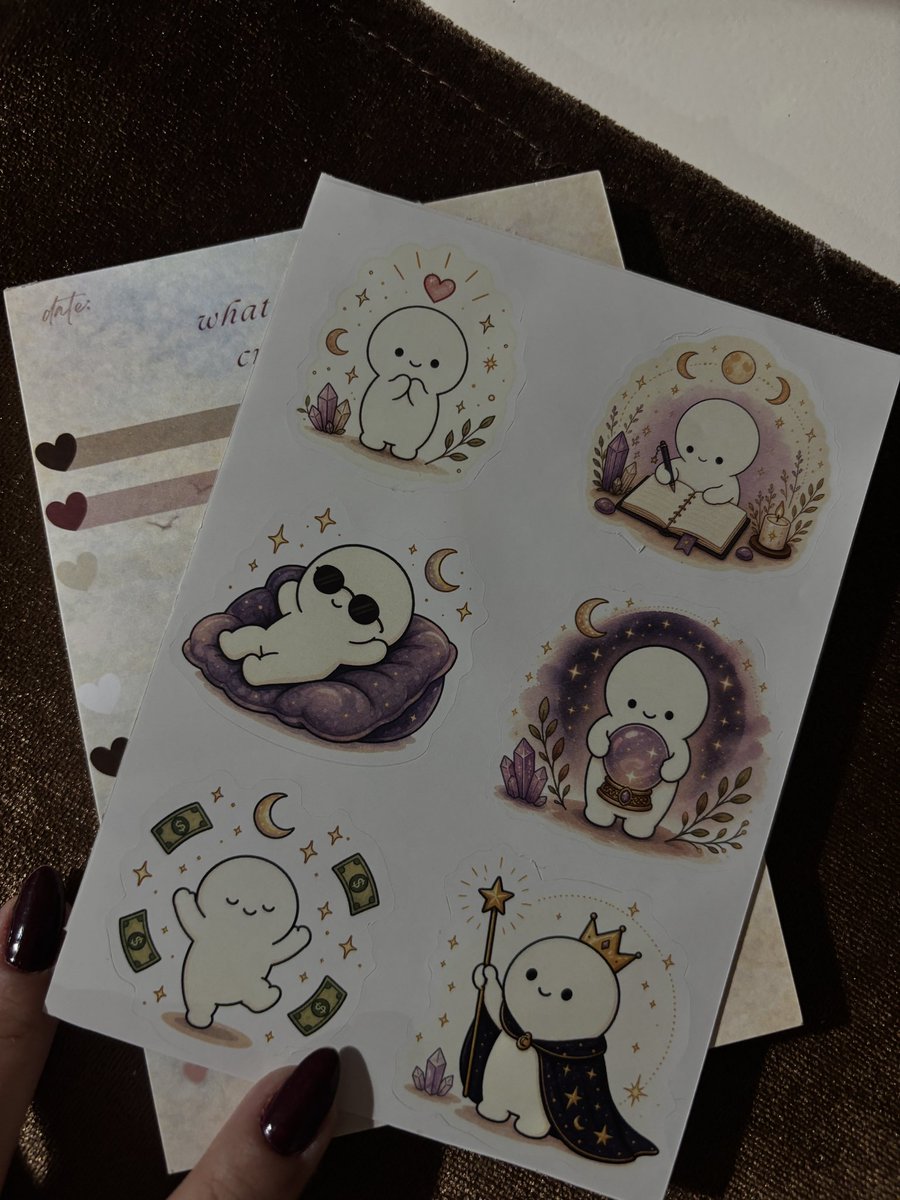 hecatarot's tweet photo. çabuk kendi tasarladığım stickerlarıma bakın
onları her yere yapıştırmak istiyorum🤤

@hecatesspace https://t.co/JLB9ooyGtb