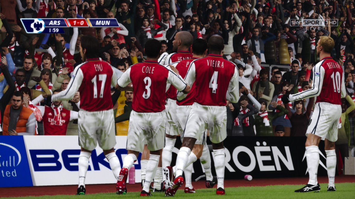 ProEvolution_'s tweet photo. Rewind to PES2001....

When Thierry Henry gets into this position there was no stopping him back then, the Frenchman gives Arsenal a early lead at Highbury against Manchester United...

#Arsenal
#ManchesterUnited 
#ThierryHenry
#Henry
#Highbury
#PES2001
#PES
#Premiership 
#Wenger
#Fergie 
#Football
#Nostalgia 

@DavidCo89272207 
@PremiershipYrs 
@00sFootb4ll