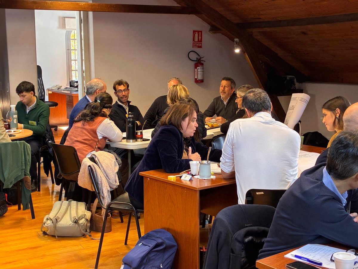 INALE_UY's tweet photo. 🌱Junto a instituciones públicas, académicas, gremiales, productivas y de cooperación, INALE trabajó en la priorización de temas estratégicos para la sostenibilidad de la lechería uruguaya, en el marco del DSF.

➡️Conocé más: https://t.co/3raqSGNbm9 https://t.co/OpjZTmnw1V