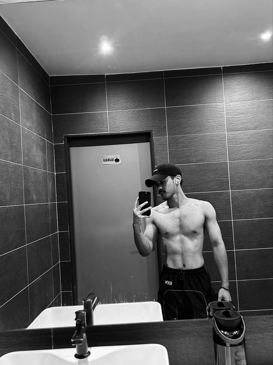yourhomieboy's tweet photo. 🤳 https://t.co/Y12FNeCRdn