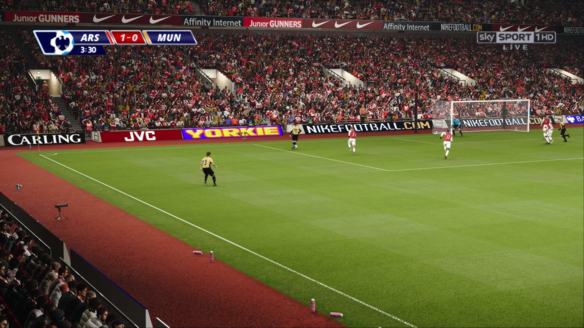 ProEvolution_'s tweet photo. Rewind to PES2001....

When Thierry Henry gets into this position there was no stopping him back then, the Frenchman gives Arsenal a early lead at Highbury against Manchester United...

#Arsenal
#ManchesterUnited 
#ThierryHenry
#Henry
#Highbury
#PES2001
#PES
#Premiership 
#Wenger
#Fergie 
#Football
#Nostalgia 

@DavidCo89272207 
@PremiershipYrs 
@00sFootb4ll