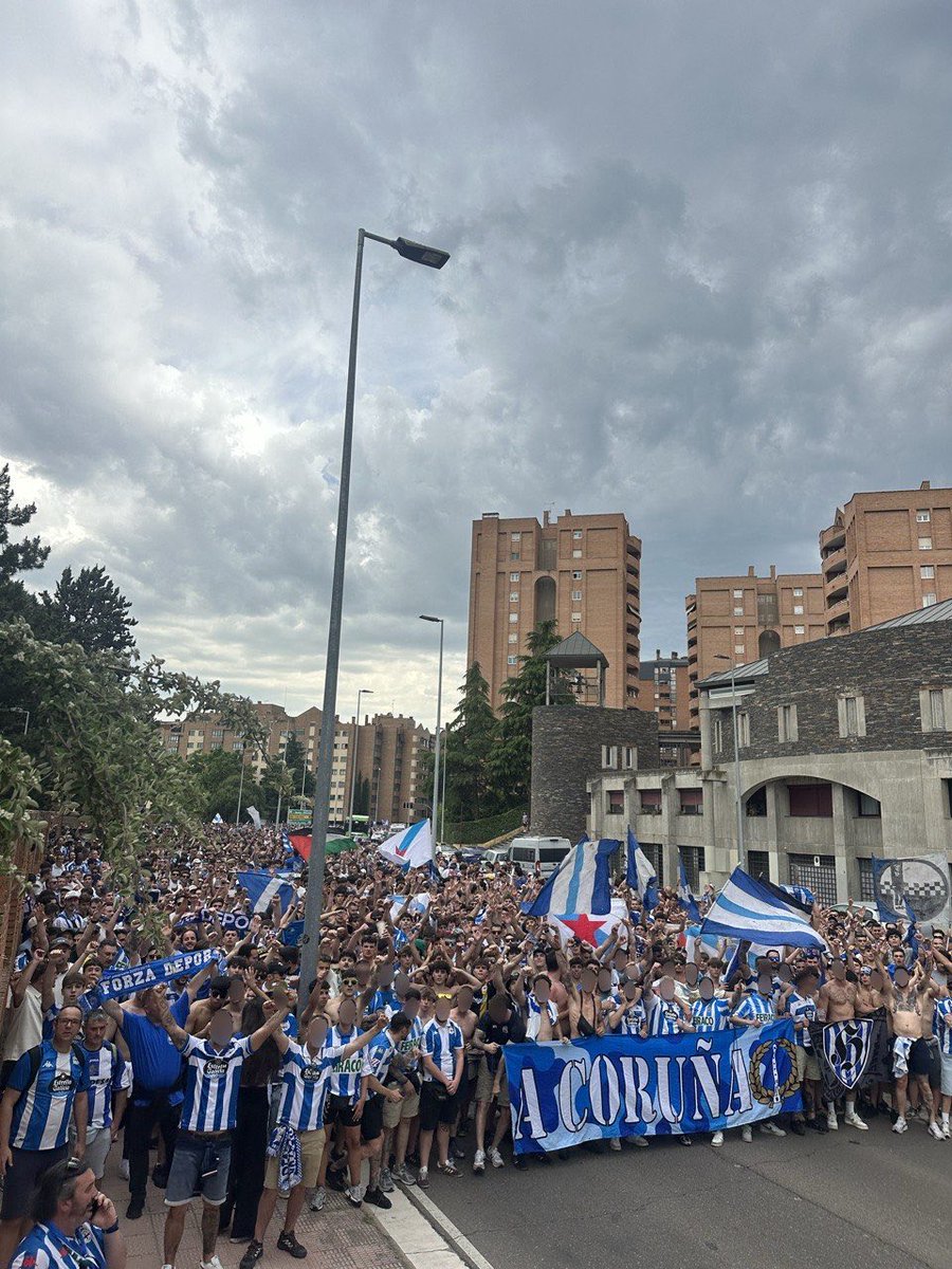 Riazor Blues tweet media