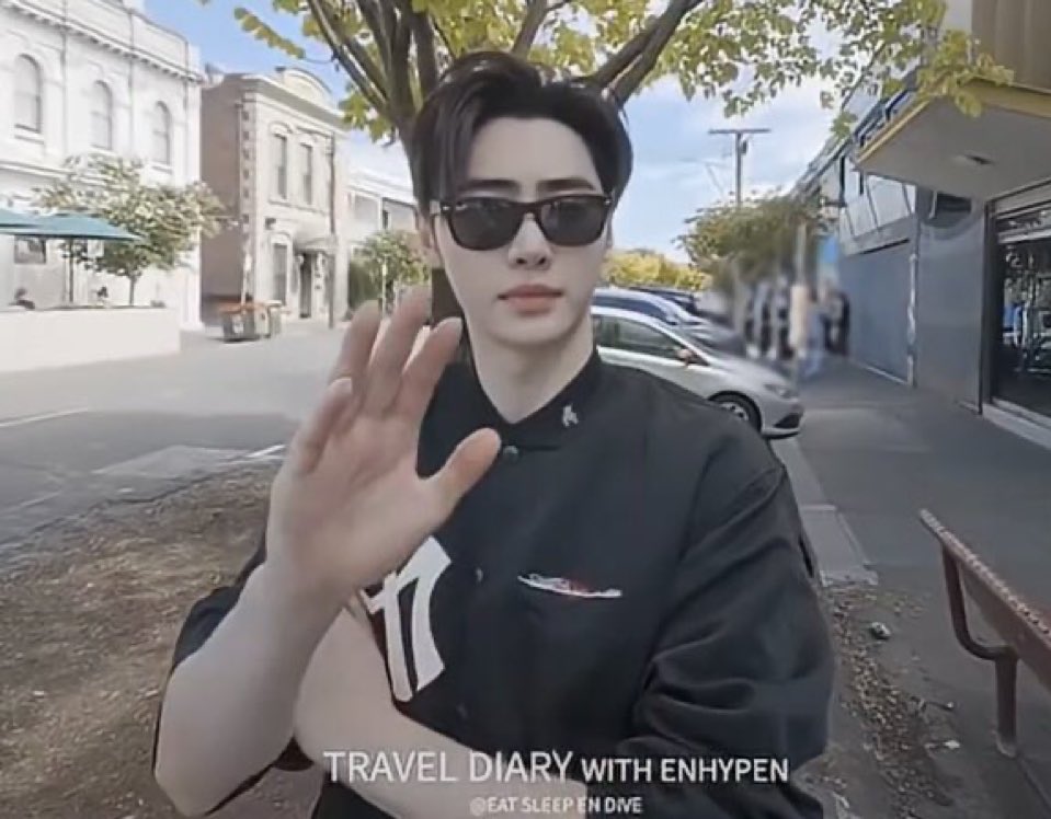 geminibitxh1's tweet photo. chicxs les presento a mi tío

#Respect_For_SevEN
#ENGENEs_SukiSugite_Heeseung https://t.co/aHQnYGbTUn