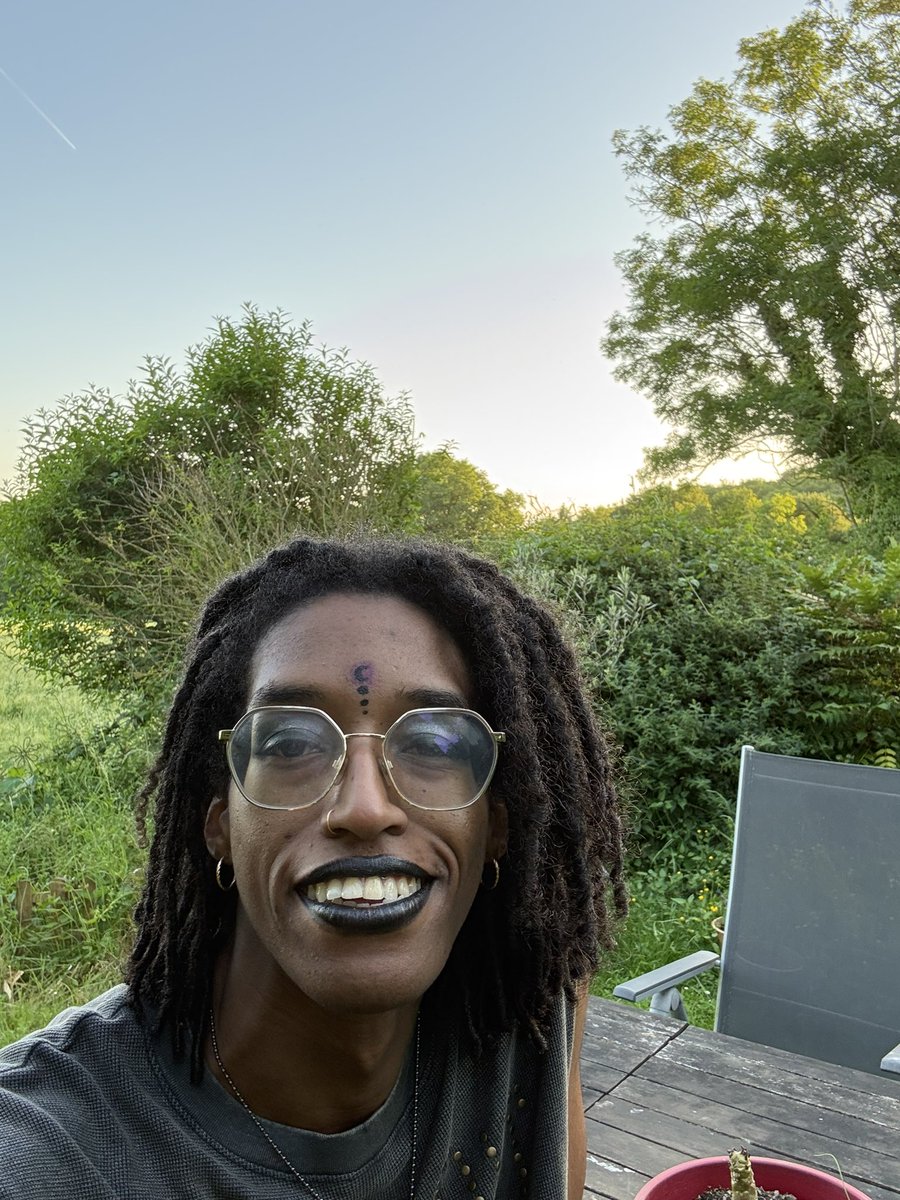 Sasha tweet media