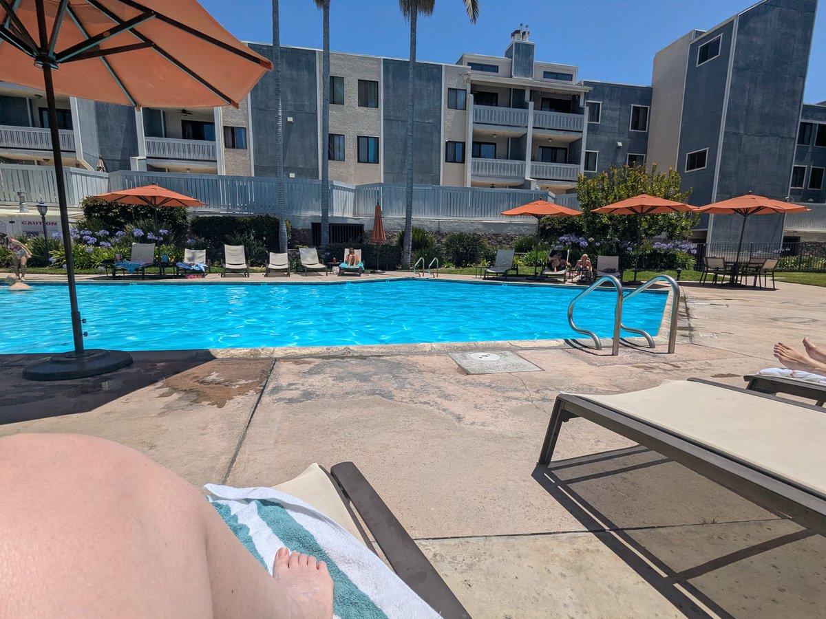 TracyRutter's tweet photo. At the pool on this Memorial Day holiday. Quite a lot at the pool this afternoon. https://t.co/ELC8wRuZnQ