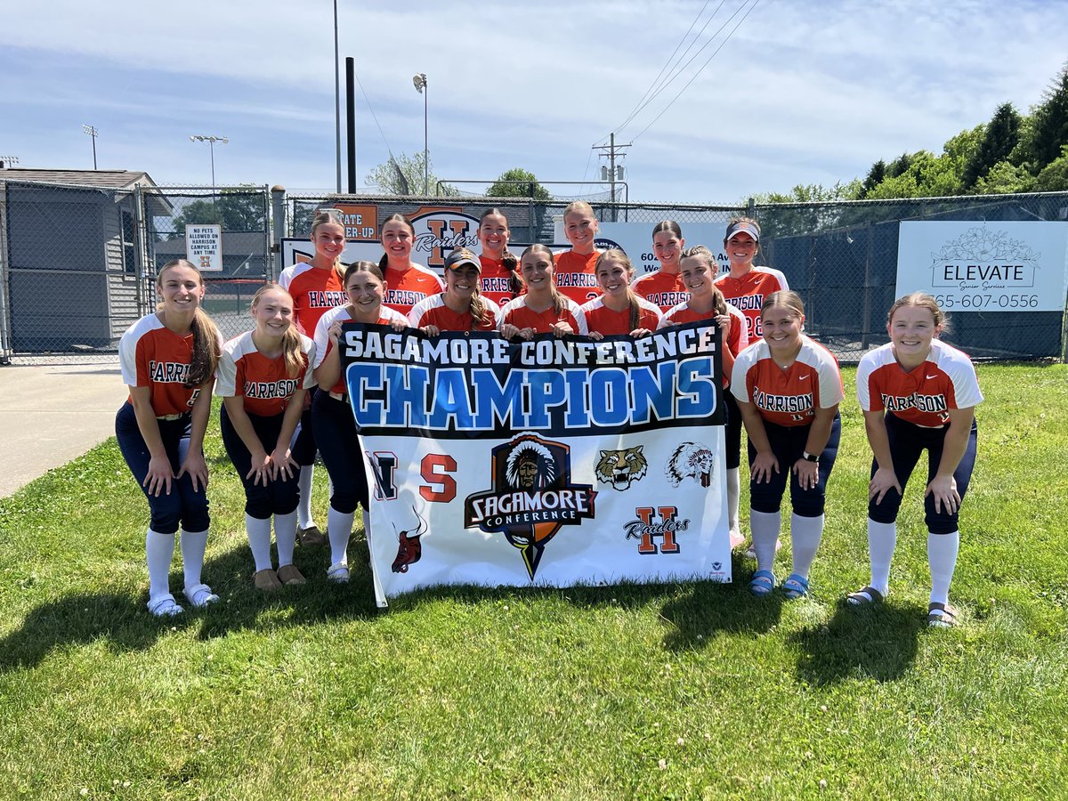 RaiderUpdates's tweet photo. Earlier this season, the Raider softball team won the conference championship! Today, they start their quest for another title! https://t.co/tqAlm2ec3P