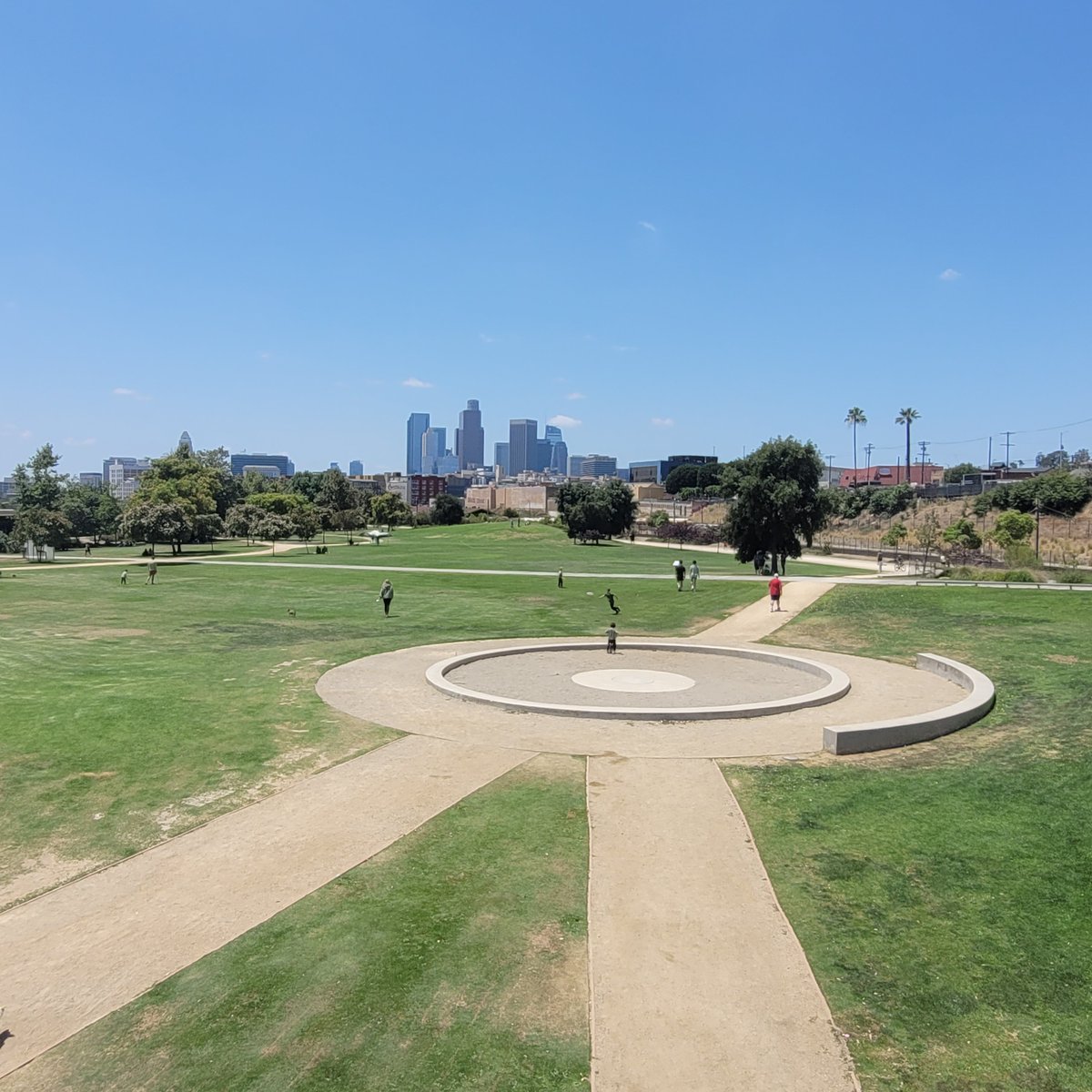 nela_minded's tweet photo. L.A. State Historic Park. #MyDayInLA
https://t.co/XN8FzlP0XX https://t.co/rvKaVdEh7d