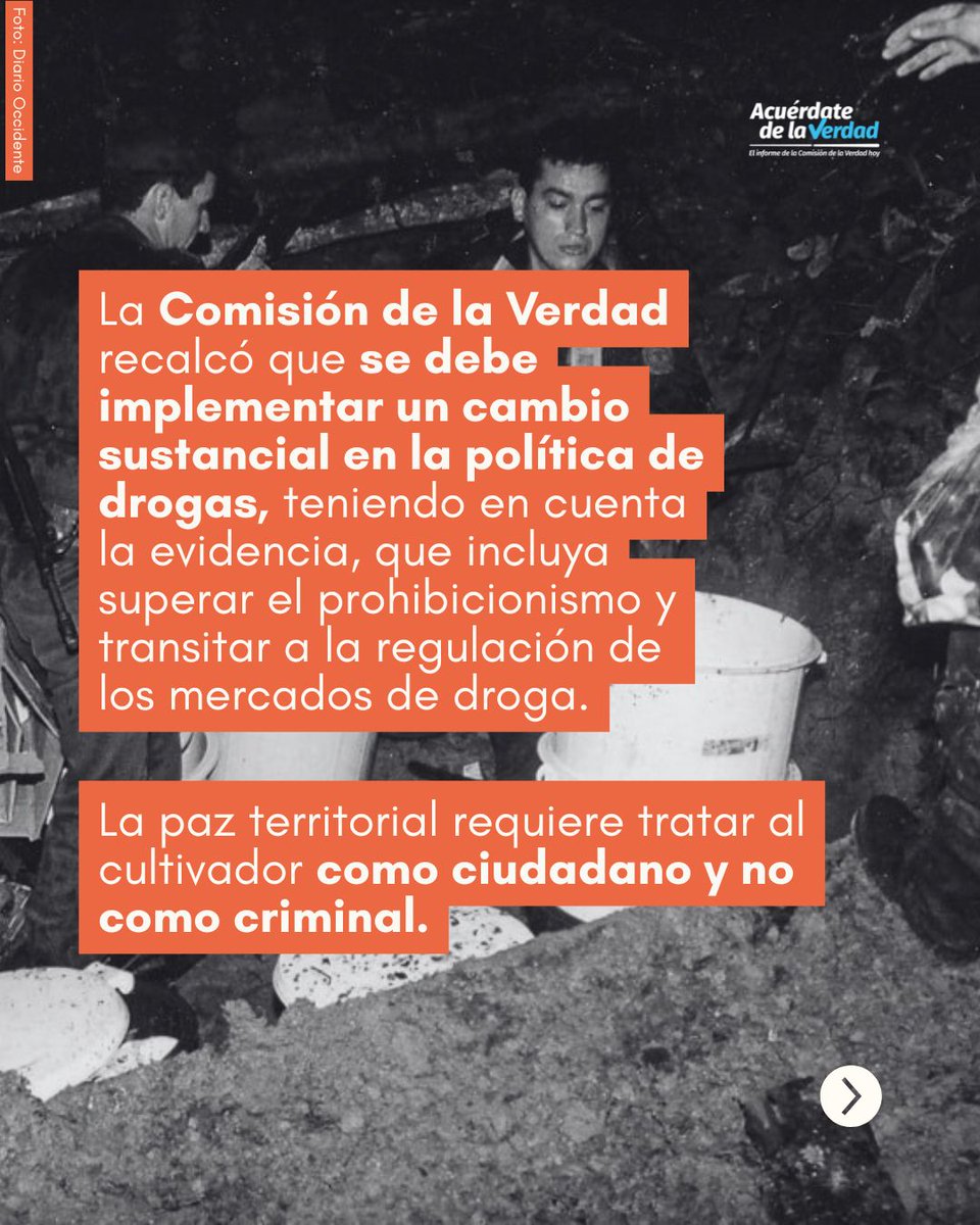 AcuerdateVerdad's tweet photo. Para justificar las fumigaciones, se instaló la narrativa de la "narcoguerrilla", que convirtió a familias campesinas en objetivo.

💡La @ComisionVerdadC recalcó que se debe cambiar la política de drogas, superar el prohibicionismo y avanzar hacia la regulación de los mercados. https://t.co/HZcZzEpM9V