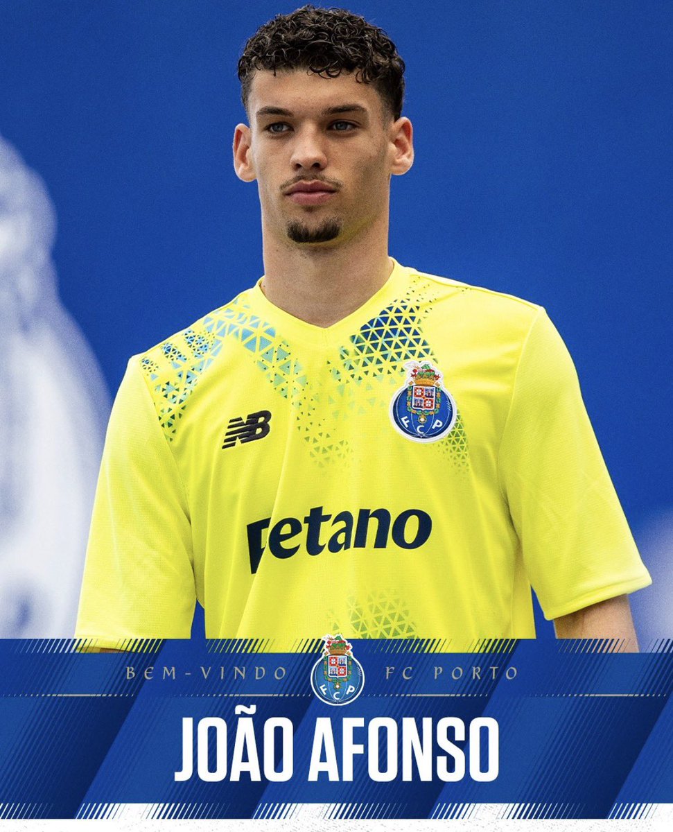 TantoPorto's tweet photo. João Afonso é 🐉!!! 

Para mim o cenário ideal é muito simples: fica um ano como segundo guarda redes, a ser preparado para substituir o Diogo Costa na época 27/28, com 20 anos. 

O que acham ? https://t.co/wxQrCZ7MJz