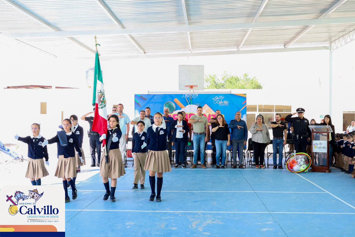 MpioCalvillo's tweet photo. El Gobierno de Calvillo llevó el programa #PresidenteEnTuEscuela al Colegio Kennedy Elementary, con el propósito de fortalecer la cercanía con las instituciones educativas y seguir fomentando los valores cívicos entre las niñas y niños. https://t.co/JhfZ2pTxOI