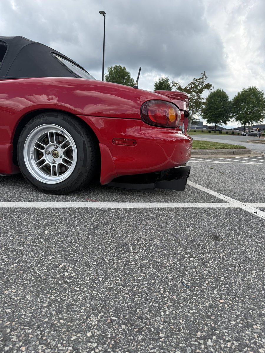pweezy336's tweet photo. RGR rear diffuser👍 need them to come out with their swan neck wing already😭 https://t.co/U1jYRgyQtr