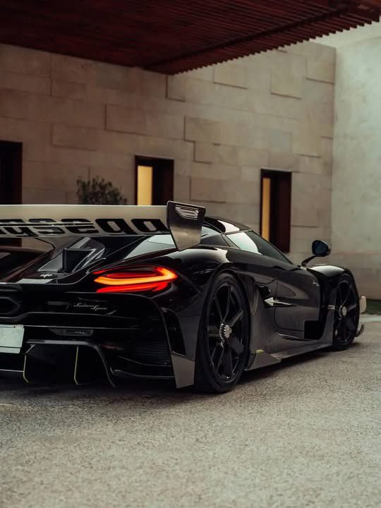 CarCultureCC's tweet photo. Koenigsegg Jesko 🖤 https://t.co/vV334HcdDw