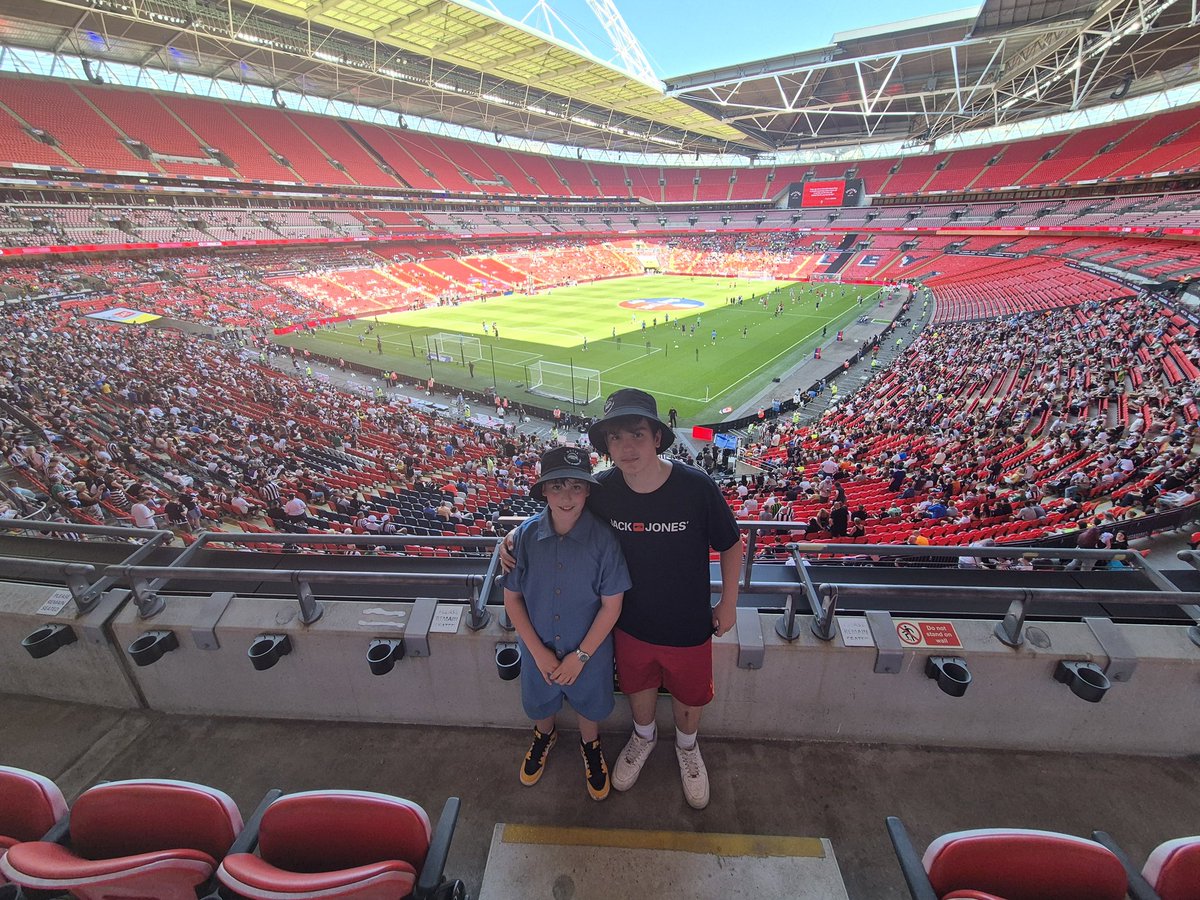 UncleJimbo86's tweet photo. @TSFCPodcast We were there too, boys first trip to Wembley. Great day out even if we did melt a bit! https://t.co/vFrdQOgsPU