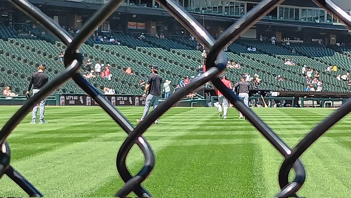 sidkid80's tweet photo. THANK YOU @whitesox for the pregame Patio party for season ticket holders! 👍😀👏⚾️ #WhiteSox #MINvsCHW #MLB #SouthSideOrDie #SoxPride #SoxSide #MemorialDay🇺🇸 https://t.co/NHGo1VcqcL