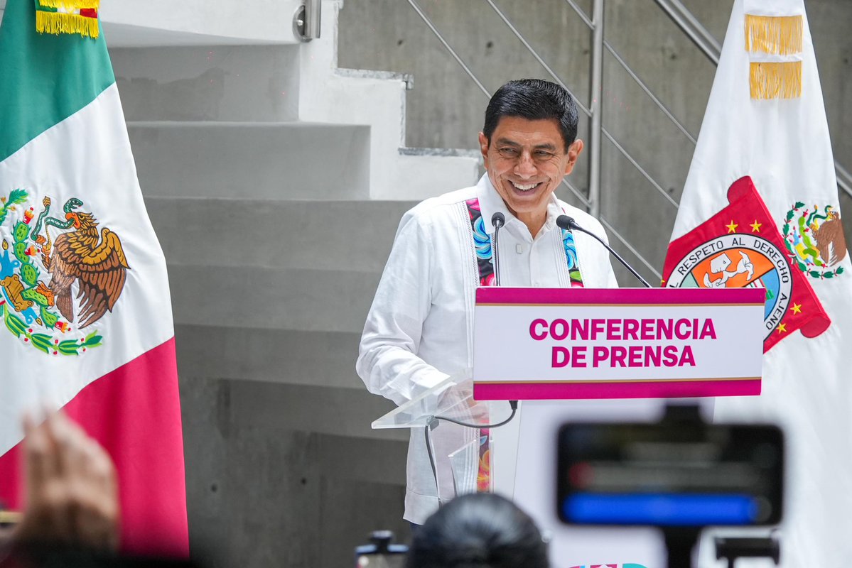 salomonj's tweet photo. En nuestra conferencia de prensa compartimos las principales acciones y avances que impulsamos en beneficio de las y los oaxaqueños. 🙌🏽 https://t.co/T3SJOmLkuh