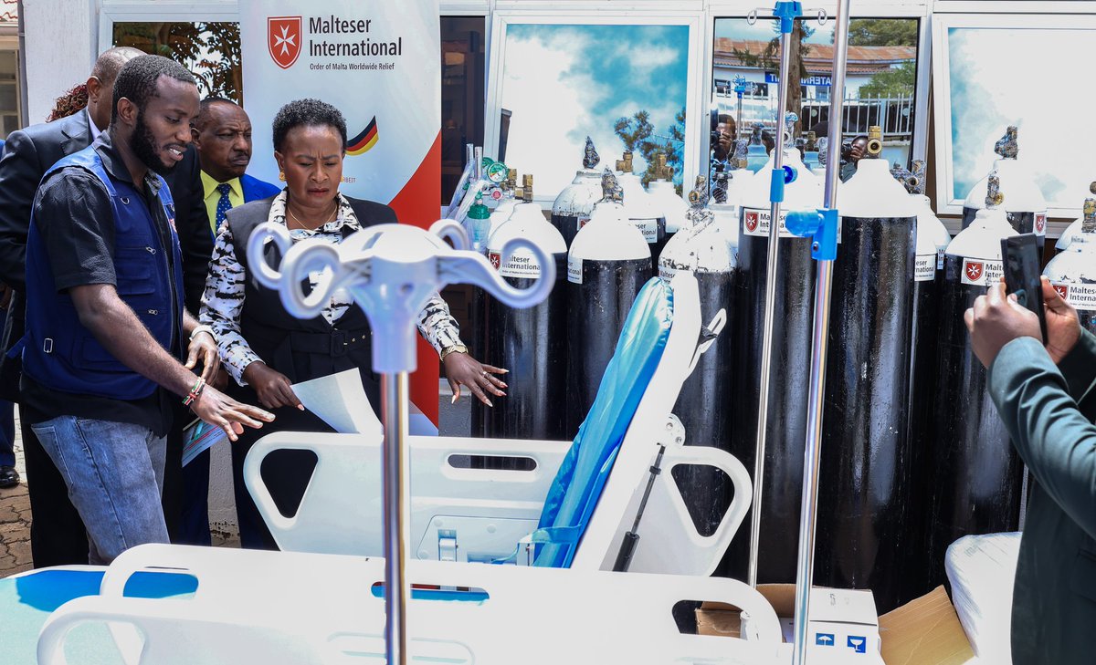 Wavinya_Ndeti's tweet photo. Today at Machakos County Referral Hospital, I commissioned emergency medical equipment, including oxygen cylinders, cardiac monitors, suction machines, and crash carts, towards strengthening emergency healthcare services across the County.

The equipment will be distributed to Machakos County Referral Hospital, Masii, Matuu, Athi River, and Kangundo Level 4 hospitals. This will address critical gaps in emergency response, critical care, and patient stabilization, especially in accident-prone areas. The investment will help reduce preventable deaths, minimize unnecessary referrals, and ensure residents access quality emergency care closer to home.

We are also enhancing Emergency Medical Services (EMS) through the establishment of a call and dispatch centre and by equipping ambulances with Basic Life Support (BLS) and Advanced Cardiac Life Support (ACLS) systems to improve pre-hospital care and response times.

I sincerely thank Malteser International for their continued partnership in advancing emergency healthcare services in Machakos County.
