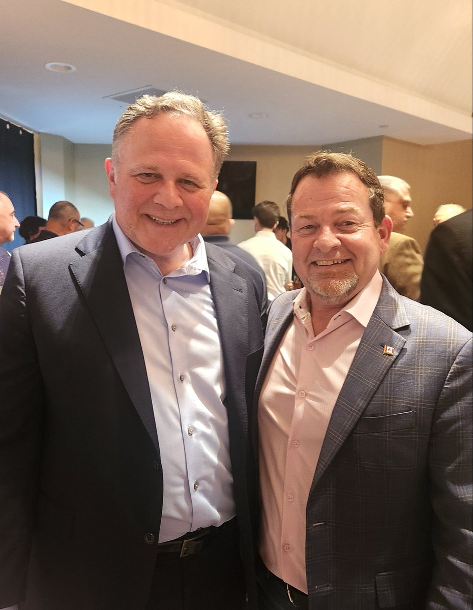 VoteRobCooper's tweet photo. Great evening connecting with local businesses and entrepreneurs at this multi-chamber networking event. Strong local businesses mean jobs, investment, and a stronger Hamilton. #HamOnt #LocalBusiness #EconomicGrowth https://t.co/WYHuaNIIJu