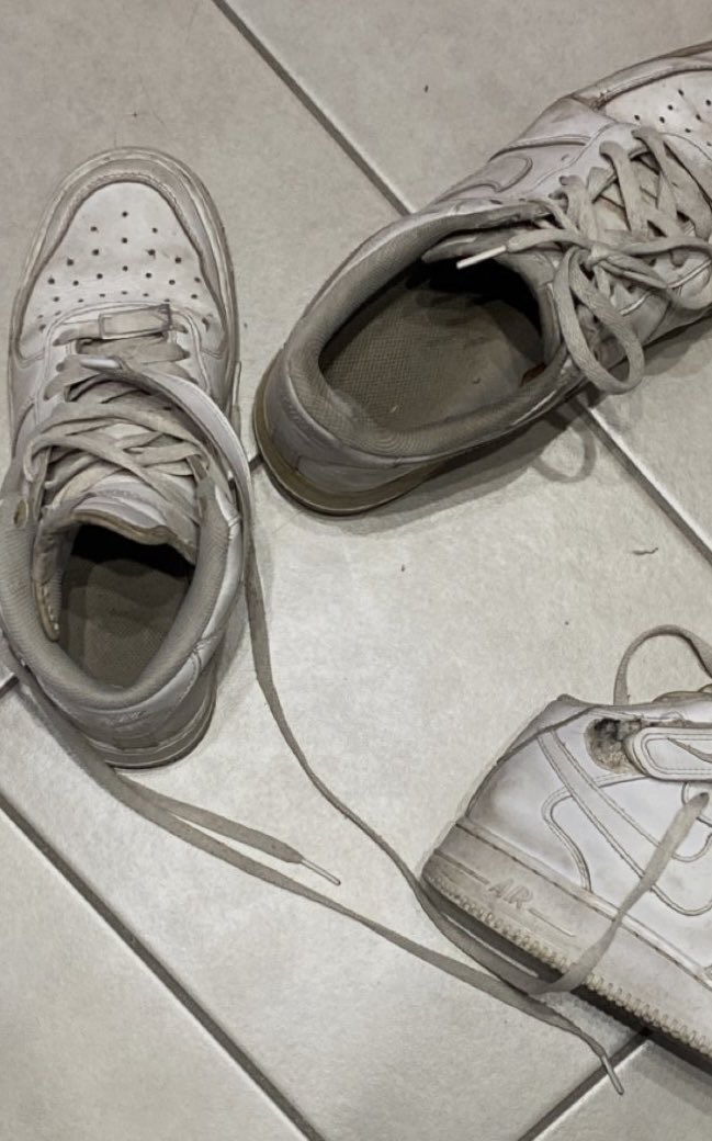 Wiktorexmaster's tweet photo. Come back szmaty do wycierania podlogi,zapraszam do czyszczenia upierodlonych butow i wysylania blikow. DM
#paypig #findom #feet #airforce1 #dirtyshoes #dm https://t.co/MC05vsdlMD