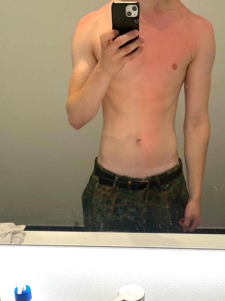 dobechillin's tweet photo. i fell asleep in the sun …
#twink #gay https://t.co/6DcbbSQOAD