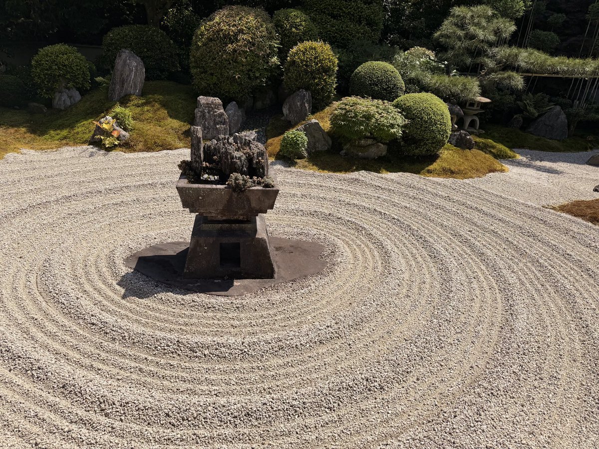 0813koji's tweet photo. 先日参拝しました京都市東山区の東福寺塔頭霊雲院🙏

庭園が拝観可能でしたので伺いました😌
それまで歩き廻っていたのでのんびりとくつろぐ事が出来ました♪

御朱印直書き🖌にて拝受しました🙏 https://t.co/pGFMbYNk07