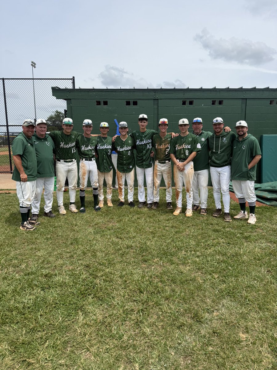 T_to_the_Izzo10's tweet photo. SENIOR DAY W! Thank you seniors! Hard work, leadership, &amp; dedication are just a few words to describe this group. Love all you guys! Kelby Sollman was the guy today. Got the win pitching &amp; the game winning knock. @CarsonConley44 also had 2 knocks. Back at Friday in sectionals! https://t.co/ETDseAoeLa