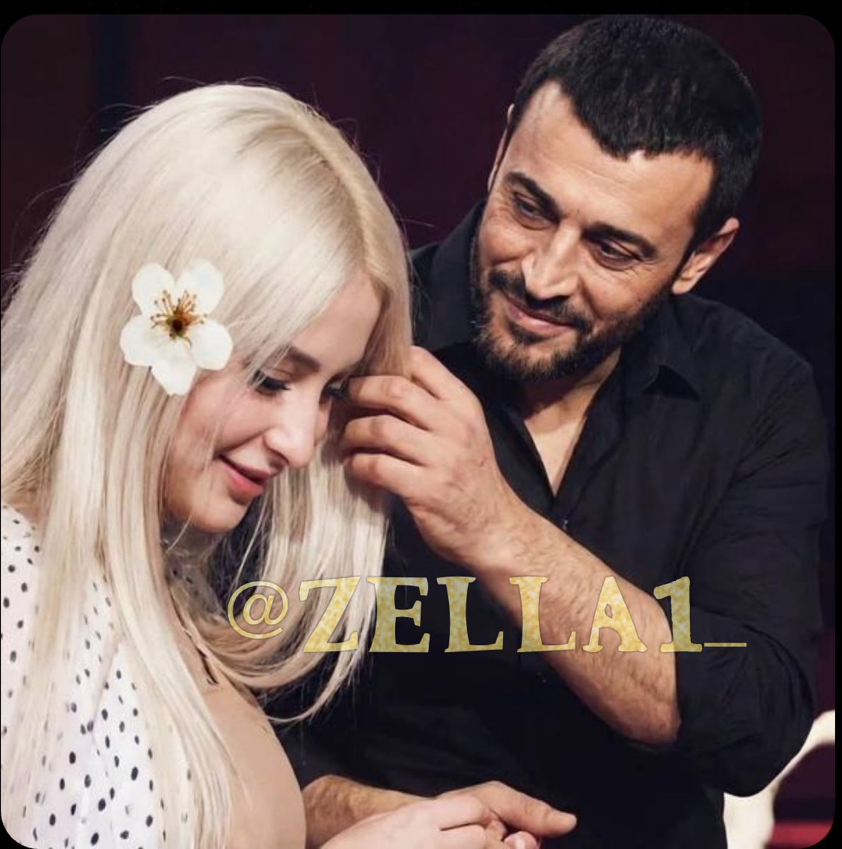 zella1_'s tweet photo. يا لب روحي 
وشاعري الذي 
يَلدُني كل يوم
في مخاض قصائده
يا من أنجبتُكَ 
حبًا من رحم قلبي 
الذي استعصى 
على الحياة أعواماً
#ليتك_تُدرك
أنني جعلتكَ 
ولدي المُدلل
وكلّما نال منك الخطأ
حَنوتُ عليكَ لا بقلب
أمٍّ واحدة..
بل بفيض حنان
أمَّهات العالمين. https://t.co/7tLsfVbG7o