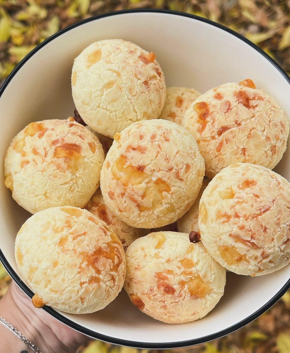 Paaug96's tweet photo. gurises, volvimos con los chipá así que compren miren lo que son @__chipaya en ig https://t.co/AW9jstKz3Y