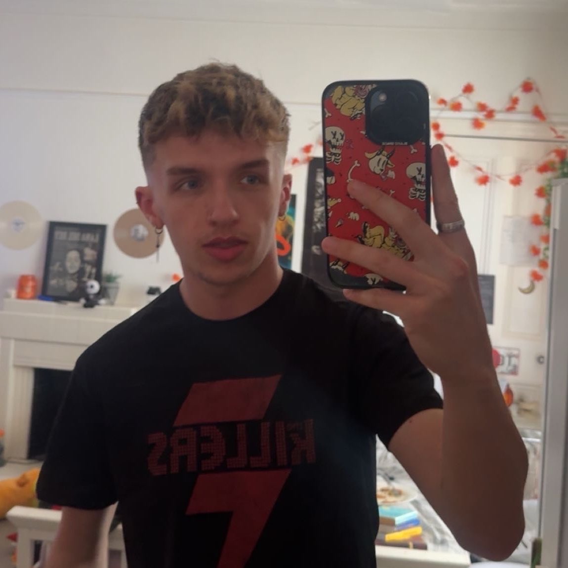 daredevilow's tweet photo. last day brunette 😛 https://t.co/DrLXOPbFTH