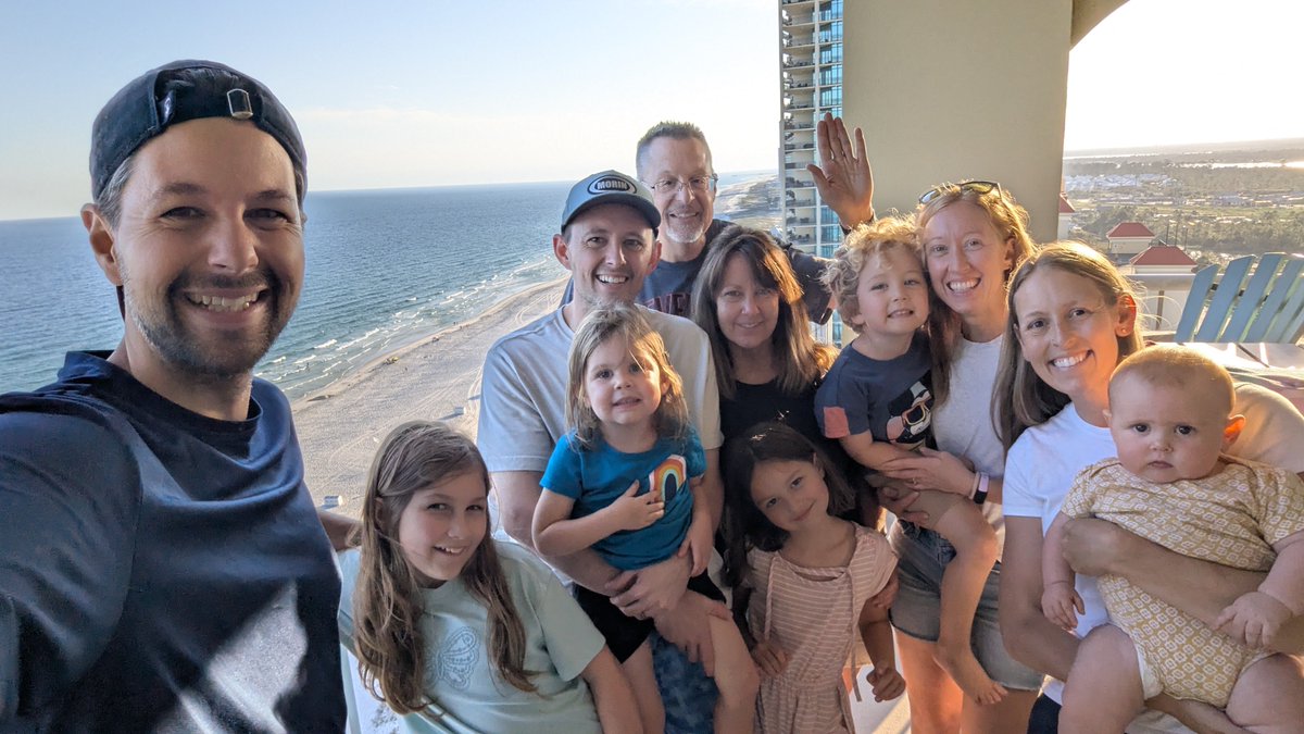 MaplesTony's tweet photo. Best family vacation ever! https://t.co/wuso3m12kF