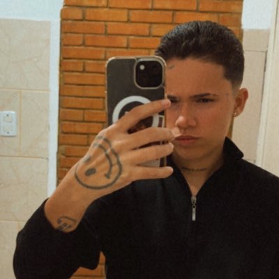 rodriguesolm's tweet photo. #NovaFotoDePerfil https://t.co/8eWj42pV0P