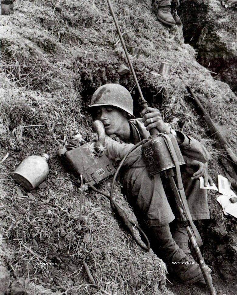 Trianarts's tweet photo. Robert Capa: El fotógrafo de la guerra, murió en Thai Binh Vietnam, el 25 de mayo de 1954.
Más fotografías en el enlace:
https://t.co/9jUNvNNUTb
#fotografía #photography #photo #photographer #robertcapa #photoslife https://t.co/W2TCLi6E6l