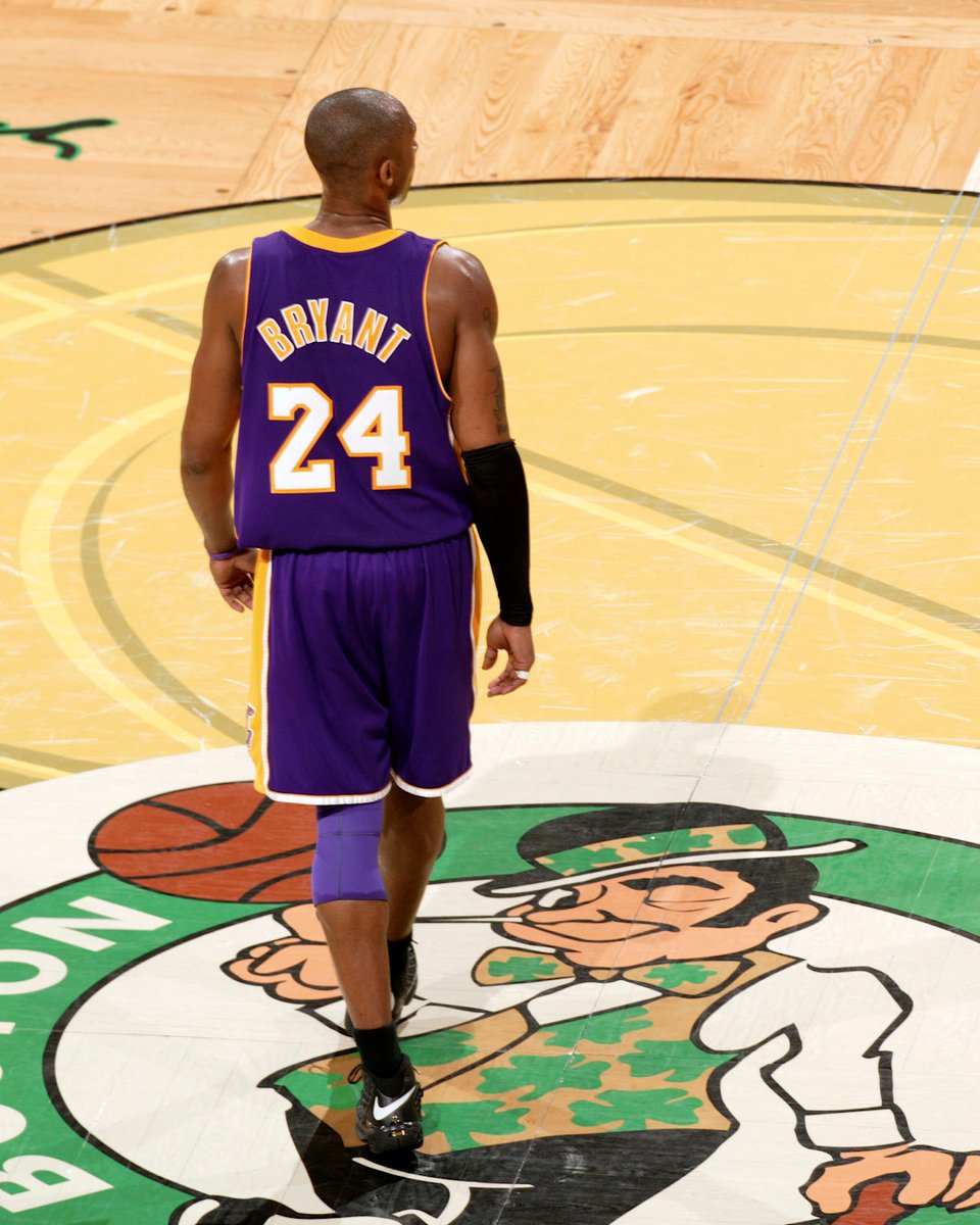 ComplexSports's tweet photo. The Larry O'brien trophy will be seen again for the finals this year, this brings back so many memories 🔥

per @shams // @gettyimages https://t.co/wU62OQWP4Z