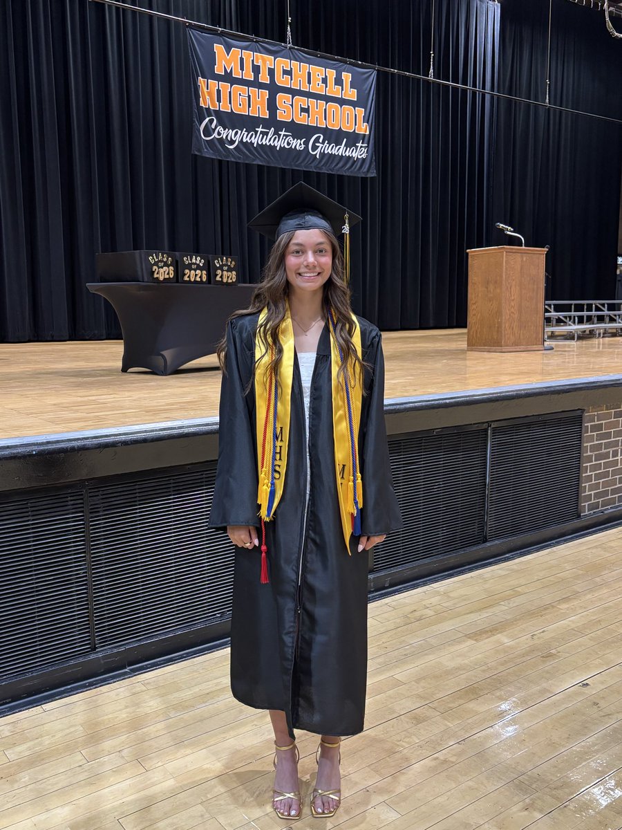 AugieWBB's tweet photo. CONGRATULATIONS GRADUATES 🎓 

3 more Vikings have graduated High School (1 to go!)

Jordyn Jaglinski (Wisconsin Rapids, WI)
- Pursuing Nursing 

Addie Siemsen (Mitchell, SD)
- Pursuing Exercise Science 

Hayley Quinn (River Falls, WI)
- Pursuing Biology 

#BuildingChampions⚔️ https://t.co/ks6Kfx2j9v